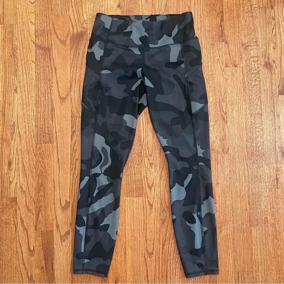 Athleta Camo Contender 7/8 Tights Pants size S - Picture 2 of 16